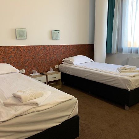 Motel Ruta 33 Арад Екстериор снимка