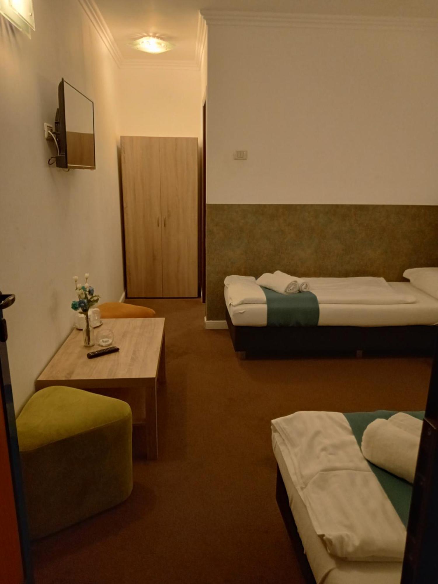Motel Ruta 33 Арад Екстериор снимка