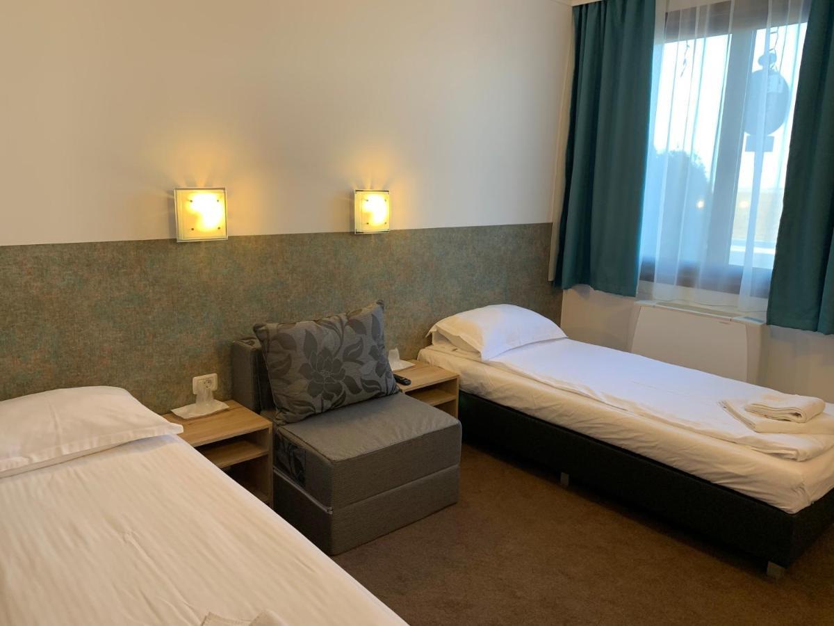 Motel Ruta 33 Арад Екстериор снимка