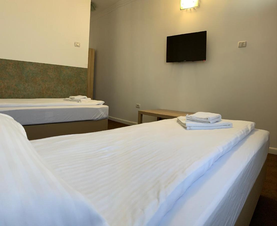 Motel Ruta 33 Арад Екстериор снимка